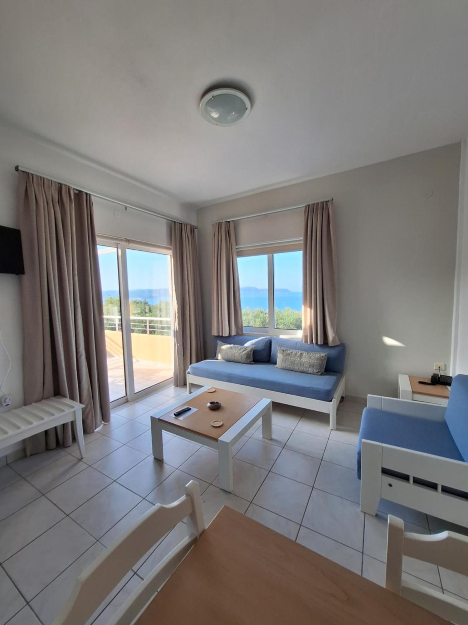 Artemis Apartments Kalýves Eksteriør bilde