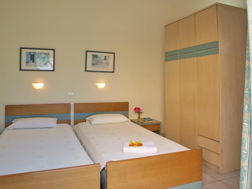 Artemis Apartments Kalýves Eksteriør bilde