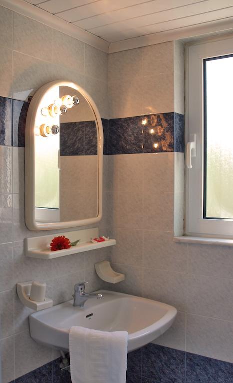 Artemis Apartments Kalýves Eksteriør bilde
