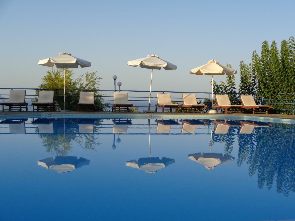 Artemis Apartments Kalýves Eksteriør bilde